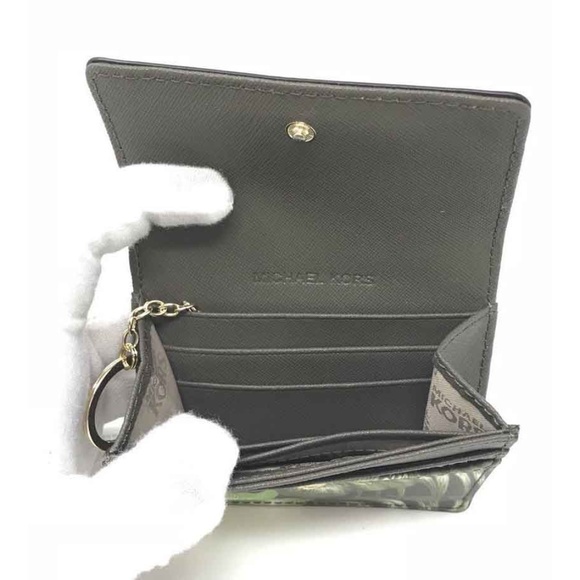 Michael Kors Jet Set Travel Palm Leaf Olive Wallet - Picture 5 of 5